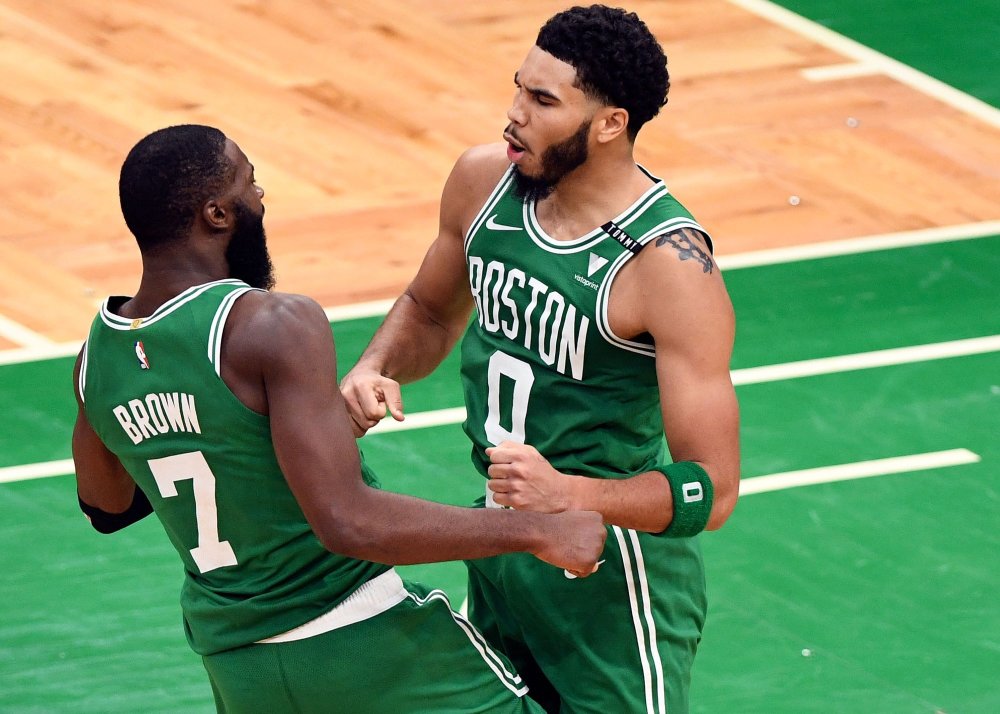  那不勒斯主场称雄，凭借高效反击力克罗马军团